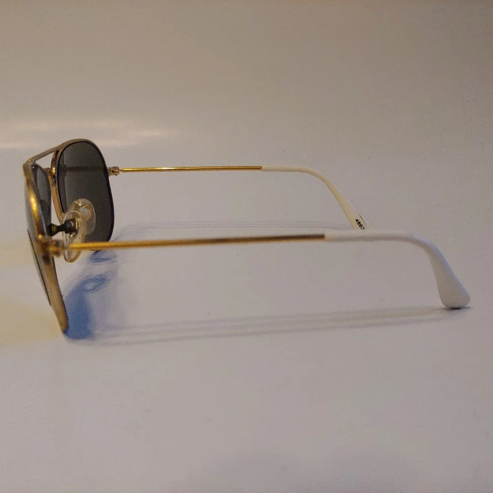 (NWT) Vintage 90's Kids Aviator Metal Sports Sunglasses (Gold/White)